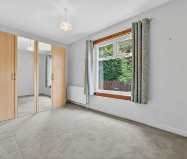 2 bedroom ground floor flat to rent - Photo 4