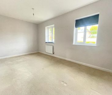 4 bedroom terraced house to rent - Photo 5