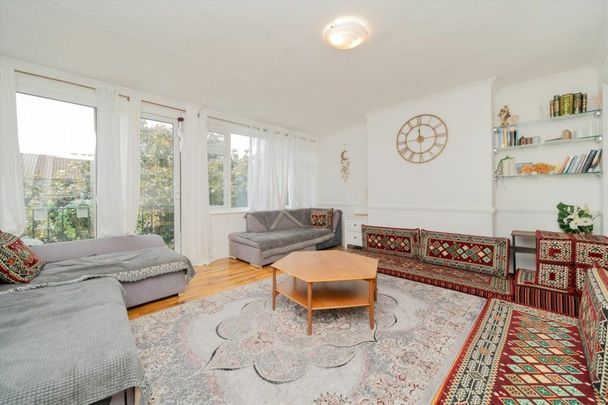 Aintree Estate, Fulham, SW6 - Photo 1