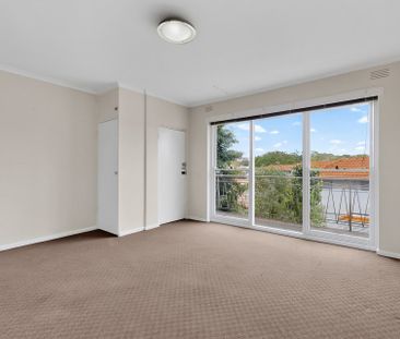 Private and Secure Apartment - Photo 4