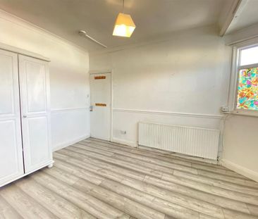 House share to rent - Photo 2