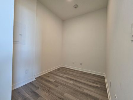 For Lease - 3079 Trafalgar Road Unit# 2005, Oakville, Ontario - Photo 4