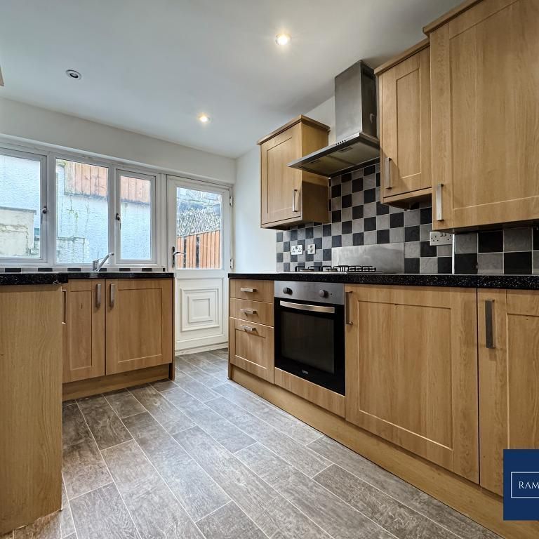 2 bedroom terraced house to rent - Photo 1