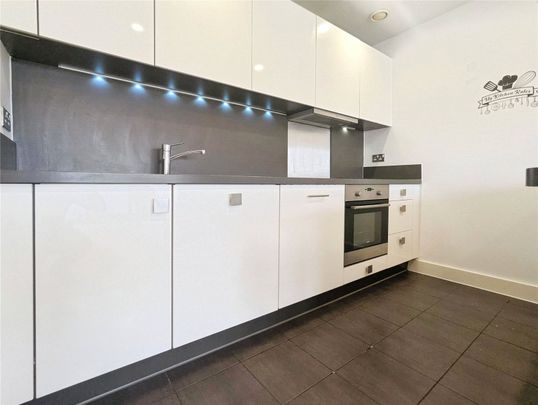 Heron House, Rushley Way, Reading, RG2 - Photo 1