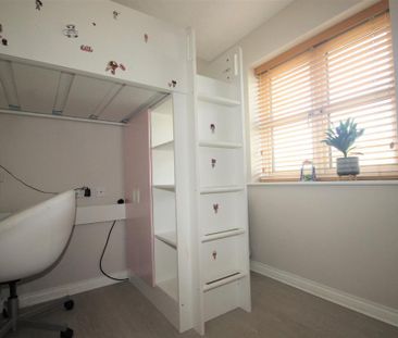 4 bedroom detached house to rent - Photo 6