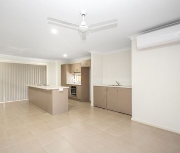 Beautiful Townhouse in a Quiet Complex... - Photo 3