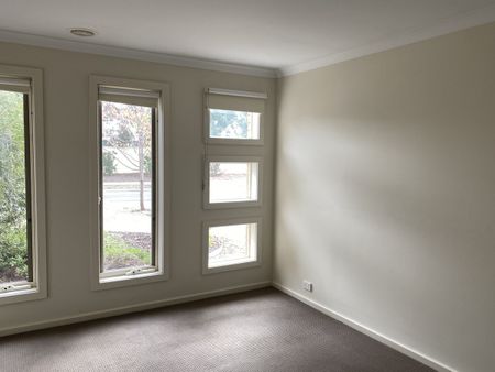 12 Westminster Avenue, Shepparton VIC 3630 - Photo 2