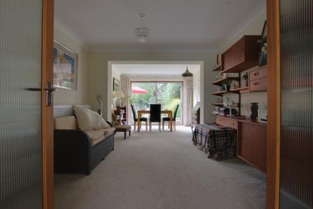 4 bedroom detached house to rent - Photo 4