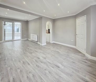 3 bedroom terraced house to rent - Photo 5