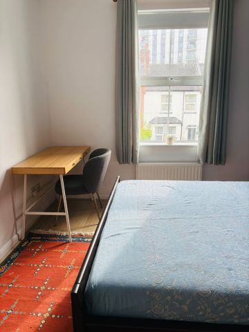 Room in a Shared Flat, Crewys Road, NW2 - Photo 3