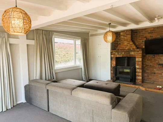 Easy Living - Photo 1