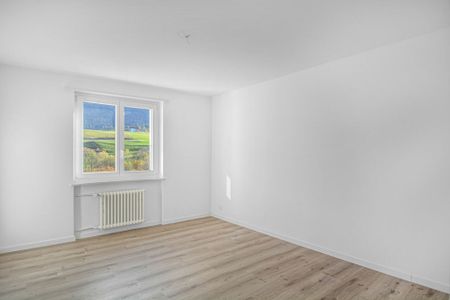 Tavannes, beautiful renovated 3.5 room apartment with balconies - Photo 3