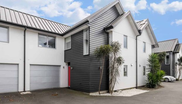 3-Bedroom Townhouse with Garage - Photo 1