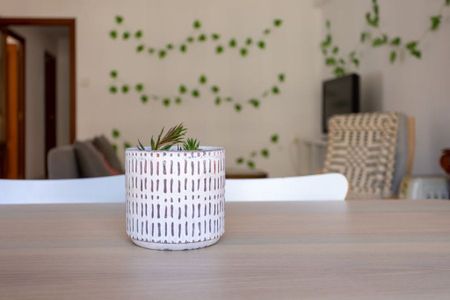 Carrer de les Illes Canàries, Valencia, Valencian Community 46023 - Photo 2