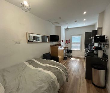 Studio to rent - Photo 1