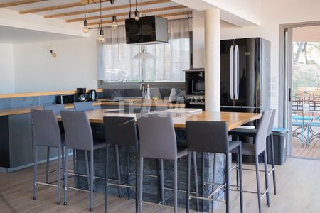 Location Appartement 4 pièces 104m² SETE 34200 - Photo 5