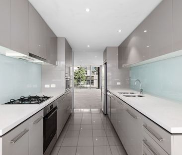 Stylish Terrace-Style Apartment Offering Space, Light and Lifestyle - Photo 3