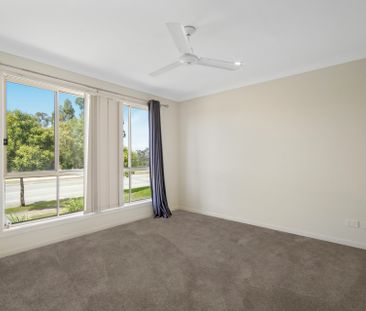 Spacious Family Home in the Heart of Upper Coomera - Photo 5