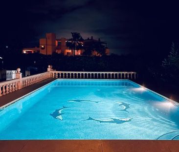 Chalet en alquiler en Arroyo Enmedio, Estepona - Photo 1