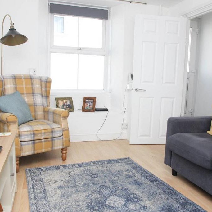 2 bedroom terraced house to rent - Photo 1