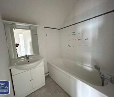 Location Appartement 4 pièces 76m² LE CATEAU CAMBRESIS 59360 - Photo 2