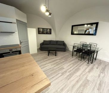 Location Appartement 1 pièce 31m² LA CIOTAT 13600 - Photo 3