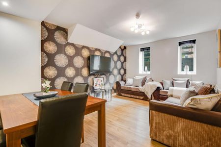 5 bedroom flat to rent - Photo 2