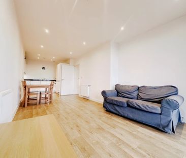 1 Bedroom 1 Bathroom Flat103 - Photo 2