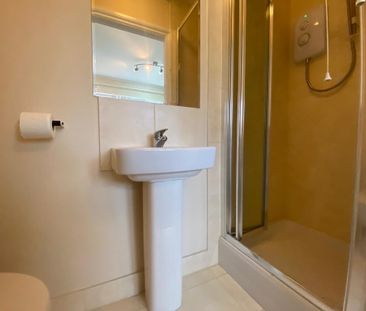 3 bedroom semi-detached house to rent - Photo 6