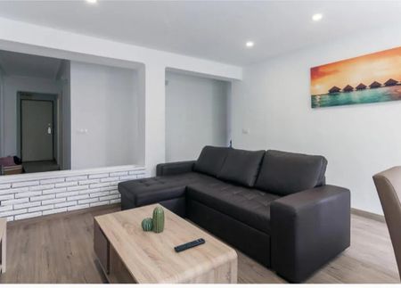 Carrer de la Reina, Valencia, Valencian Community 46011 - Photo 5