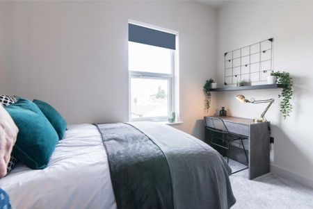 1 bedroom in a house share to rent - Photo 2