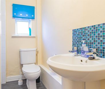 1 bedroom semi-detached house share to rent - Photo 4