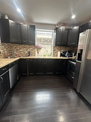 For Lease - 60 Ninth Street Unit# Upper, Toronto, Ontario - Photo 5