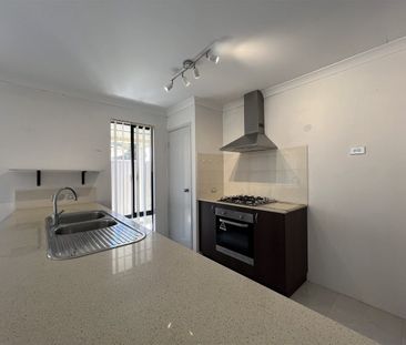 5.72kw Solar-Powered Family Home - Photo 4