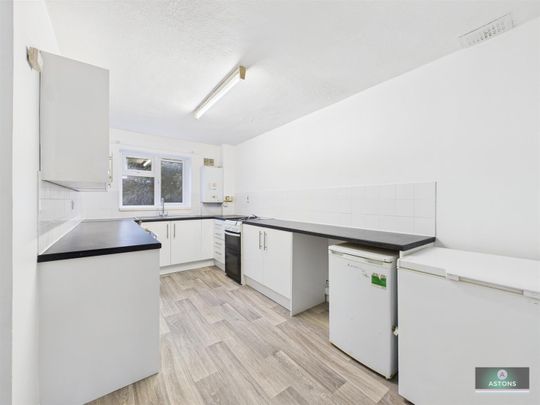 Pound Hill - Photo 1