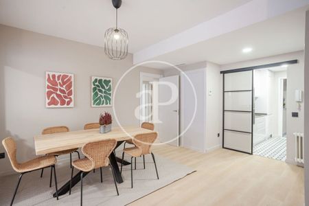 2 bedroom luxury Flat for rent in Madrid, Spain - Photo 3