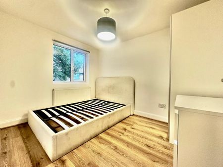 5 bedroom terraced house to rent - Photo 3