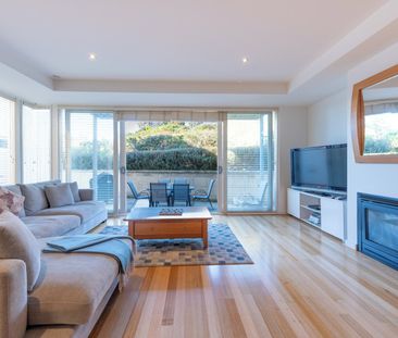 Beachside Ground Floor Apartment – Fully Furnished- Short Term Leas... - Photo 3