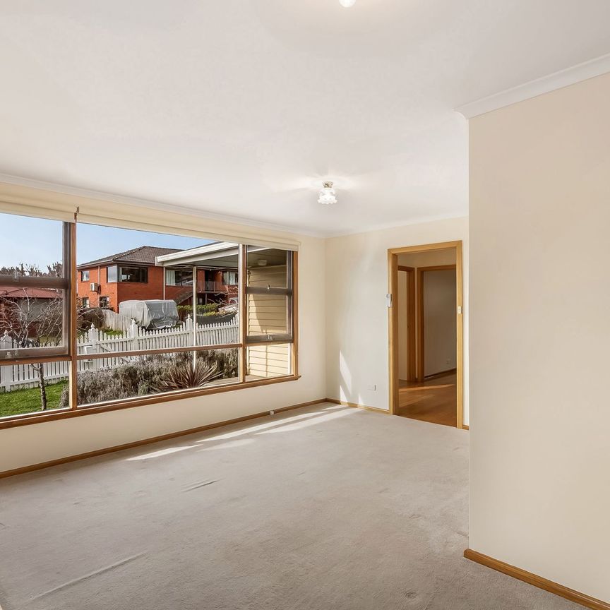 Convenient, Charming Three Bedroom Home - Photo 1