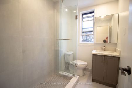 For Lease - 1026 Queen Street Unit# Upper, Toronto, Ontario - Photo 3