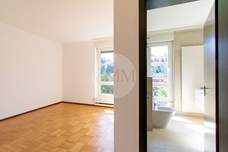 SPACIOUS 5-ROOM APARTMENT WITH AIR CONDITIONING AND BEAUTIFUL VIEW - Photo 4