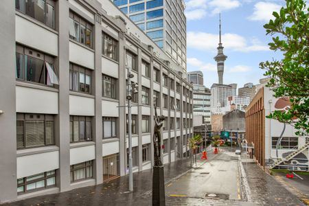 Loft like Apartment living. - Photo 5
