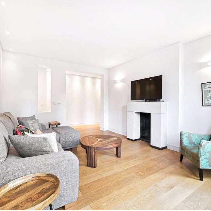 3 bedroom flat to rent - Photo 1