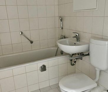 Helle 1-Raum-Wohnung mit Balkon und Badewanne im 4. OG – 41 m² - Photo 3
