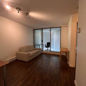 Pacific Promenade, 1 Bedroom and Den, Yaletown - Photo 2