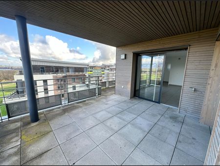 location Appartement T5 DE 136.5m² À SAINT JULIEN EN GENEVOIS - Photo 3