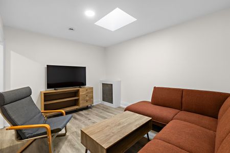 For Lease - 1629 Bayview Avenue, Toronto, Ontario - Photo 2