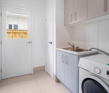 Fully Furnished 3 Month Lease Opportunity - Photo 2