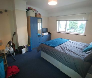 4 bedroom semi-detached house to rent - Photo 3