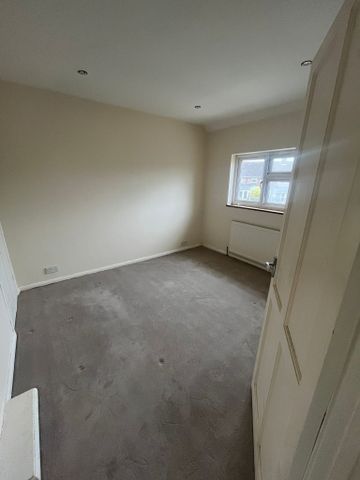 A newly refurbished 3 bedroom property between Staines and Egham. Near to schools and stations. - Photo 5